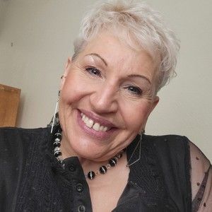 Meet your Posher, Brenda